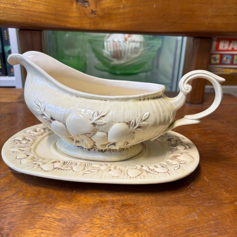 Vintage 70s Arnels Merry Mushrooms large ceramic gravy boat with saucer